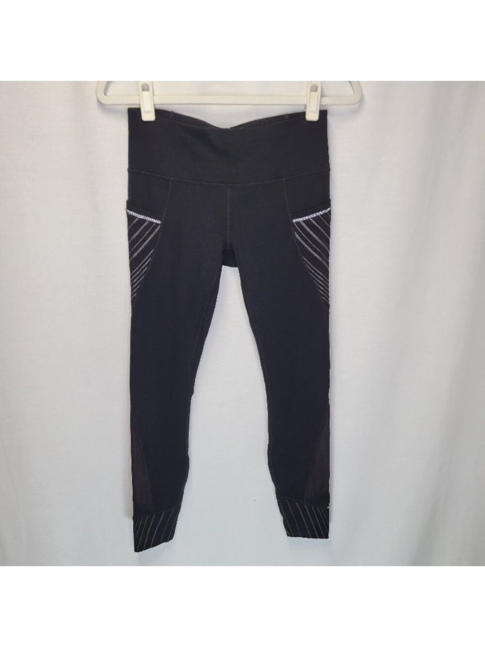 Athleta Women's Small Leggings Black Pockets Mesh